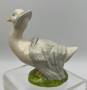 lot 970 image: Beatrix Potter Book Trio and Rebeccah Puddle Duck and Apple Dapplys Figurines