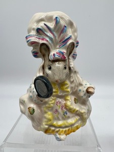lot 972 image: Beatrix Potter Book Trio and Figurine Duo