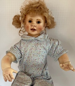 lot 1011 image: Linda Murray Baby Abbie Artist Proof Limited Edition Doll