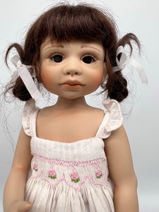 lot 1030 image: Berdine Creedy Doll Gerda