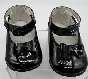 lot 1131 image: Annette Himstedt Doll Patent Leather Shoes