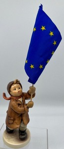 lot 1214 image: Hummel Figurine Call to Glory