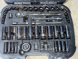 lot 7 image: 14in and 38in drive universal mechanics tool set