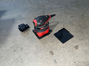 lot 8 image: 3 Amp 14 Sheet Corded Palm Sander