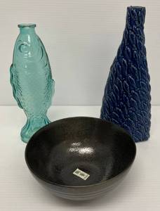 Asian Pottery Ramen Bowl And Two Fish Vases 1 11 12 1 10 12 And Ramen Bowl 7 38 x 3 12 (Glass Fish Bottle Has Chip On Lip)