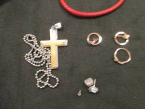 6 Jewelry Pieces in need of repair...