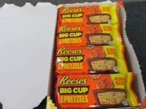 Box of 16- 2.6 oz Reeses Big Cup w...