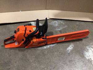 lot 58 image: Echo 20 in. 59.8 cc Gas 2-Stroke Cycle Chainsaw in good condition see pictures