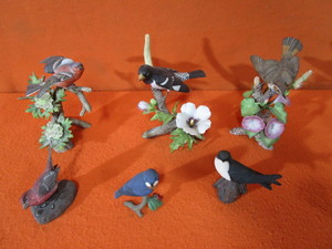 lot 133 image: Bird Figurines