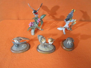 lot 134 image: Bird Figurines