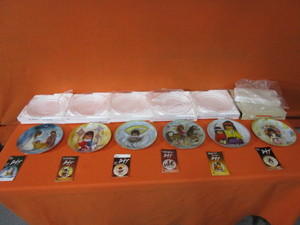 lot 140 image: (6) Ted De Grazia (Holiday & Children Series) 10 Limited Edition Collector Plates