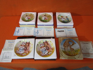 lot 152 image: (6) Mary Vickers (My Memories) Yin-Rei Hicks (Signs Of Love 8-8.5 Limited Edition Collector Plates