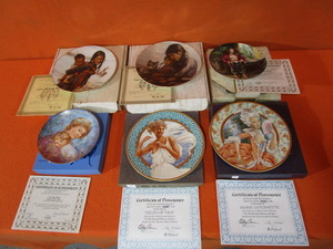 lot 164 image: (6) Oleg Cassini, Kee Fung Ng, William Chambers & Edna Hibel 8.5-10 Limited Edition Collector Plates