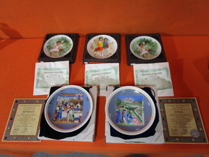 lot 177 image: (5) Paul Durand (Durands Children) Jean Dutheil (The Very Rich Hours Of Jean Duc de Berry) 8-10 Limited Edition Collector Plates
