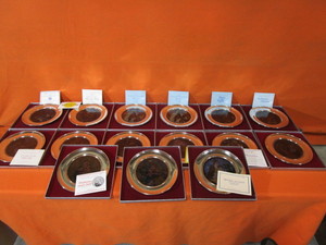 lot 190 image: (15) US Historical Society (Stained Glass & Pewter Christmas Plates) (All #46) 9.5 Limited Edition Collector Plates