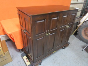 lot 132 image: 80pc Artwork Storage Cabinet 21x44x41