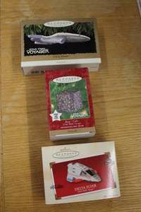 lot 535 image: Lot of (3) Hallmark Collectible Decorations - Star Trek Voyager USS Voyager, Borg Cube, Delta Flyer (New In Box )