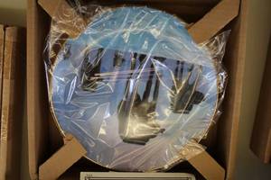 lot 563 image: The Hamilton Collection Limited Edition Fifth Issue Star Wars Imperial Walkers Collector Plate (New In Box ) with Certificate of Authenticity