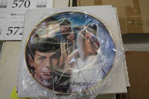 lot 569 image: The Hamilton Collection 95144 Issue Star Trek The Original Series Celebrating 40 Years - Spock Collector Plate (New In Box )