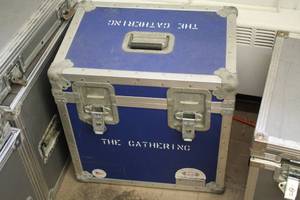 lot 591 image: Metal Road Case with Audio Cords