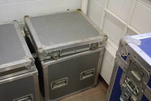lot 592 image: Metal Road Case with Power Cords
