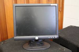 lot 600 image: Dell 15 Computer Monitor