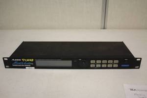 lot 915 image: Alesis Midi Verb 4 Rack-Mount Advanced 18 Bit Fully Integrated Extended Range Dual Channel Parallel Signal Processor