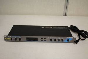 lot 916 image: Boss RV-70 Rack-Mount Digital Stereo Reverb