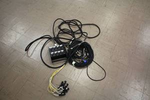 lot 927 image: Microphone Equipment and Cables
