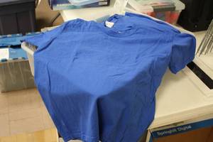 lot 933 image: Lot of (1 Bin  20) Gilden T-Shirts