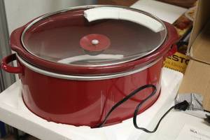 lot 971 image: Crock-Pot Classic 7-Quart Slow Cooker