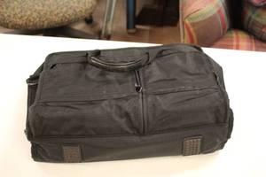lot 984 image: Soft-Side Computer Laptop Case