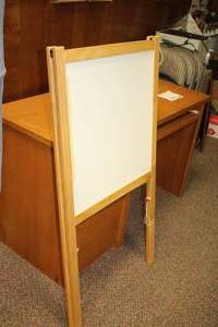 lot 1004 image: Easel Dry Erase Board