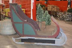 Life sized sleigh 8 x 38 x5