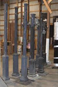 Quantity of 9 light poles