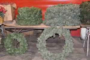 Table top contents of wreaths