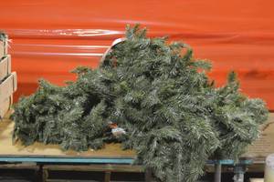 Quantity of 5 9 Christmas Garland