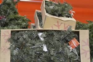 Quantity of 4 9 pre-lit jerome pine garland