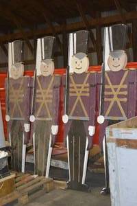 Quantity of 4 88 styrofoam soldiers