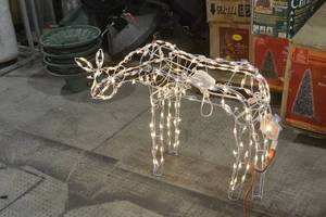 42 light up feeding doe
