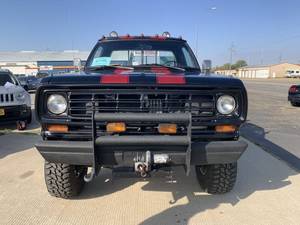 1975 Dodge D100 (PowerWagon)