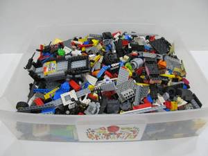 lot 18 image: Large Bin Full of Legos - 13lbs