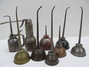 lot 35 image: Nice Lot of Small Vintage Oil Cans