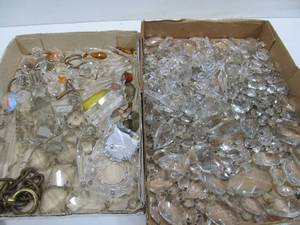 lot 45 image: Large Lot of Vintage Crystal Prisms