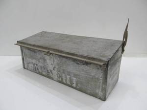 lot 49 image: Old Vintage Heavy Galvanized Steel Mailbox