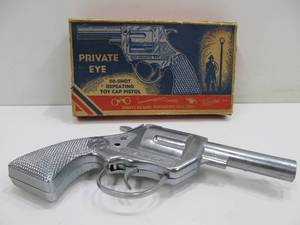 lot 62 image: Excellent Vintage Kilgore Private Eye Cap Gun wOriginal Box