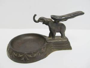 lot 109 image: Antique Cast Iron Elephant Pipe Holder  Ashtray