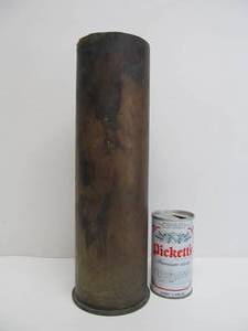 lot 140 image: LARGE Original WW2 Artillery Shell - 105mm