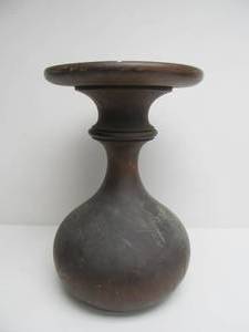 lot 192 image: Heavy Antique Foundry Mold Style Wood Lamp Table