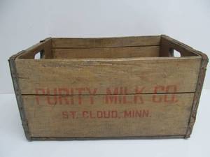 lot 196 image: Vintage PURITY Milk Co. Saint Cloud Wooden Dairy Crate 